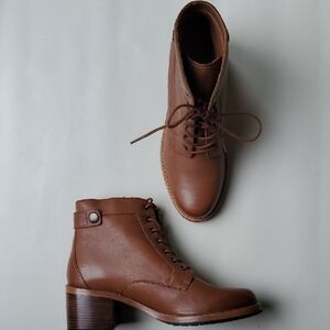 Clarks Clarksdale Women's Brown Leather Ankle Boots